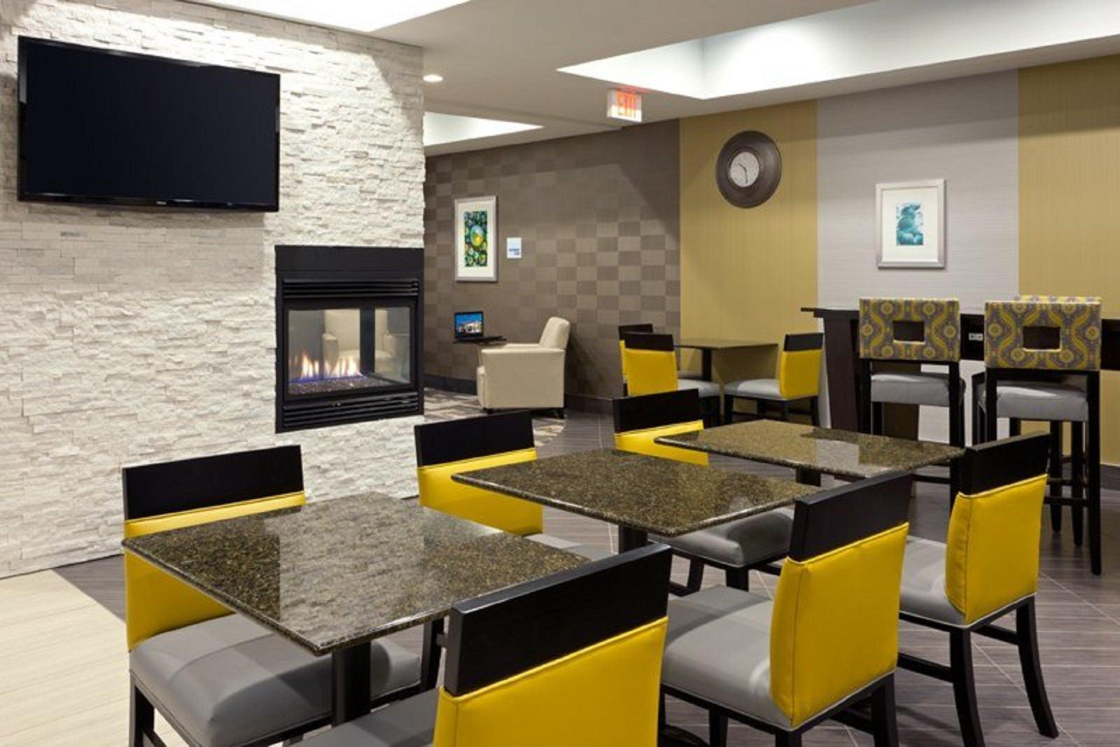 Holiday Inn Express And Suites Batavia By Ihg Ngoại thất bức ảnh