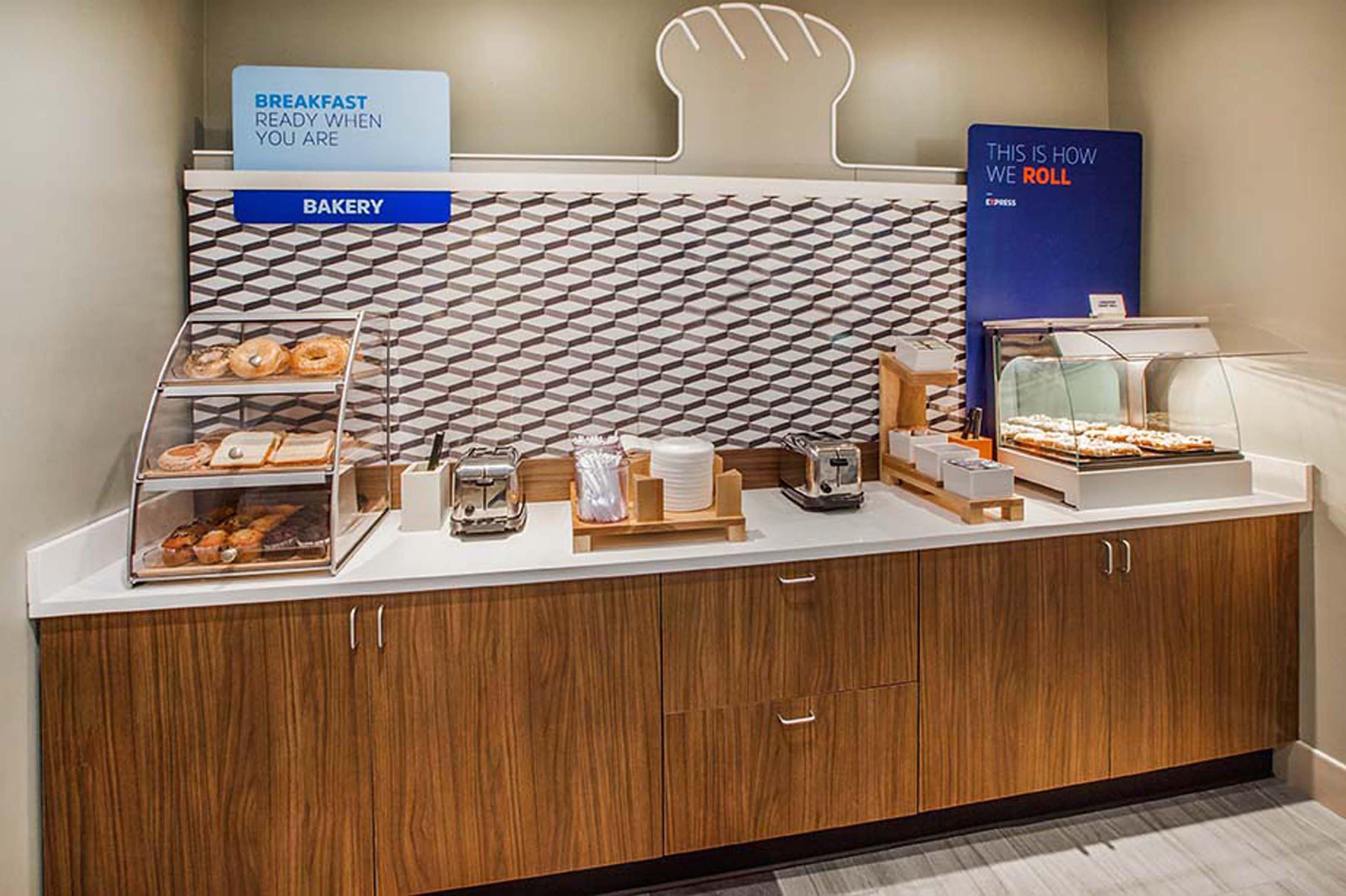 Holiday Inn Express And Suites Batavia By Ihg Ngoại thất bức ảnh