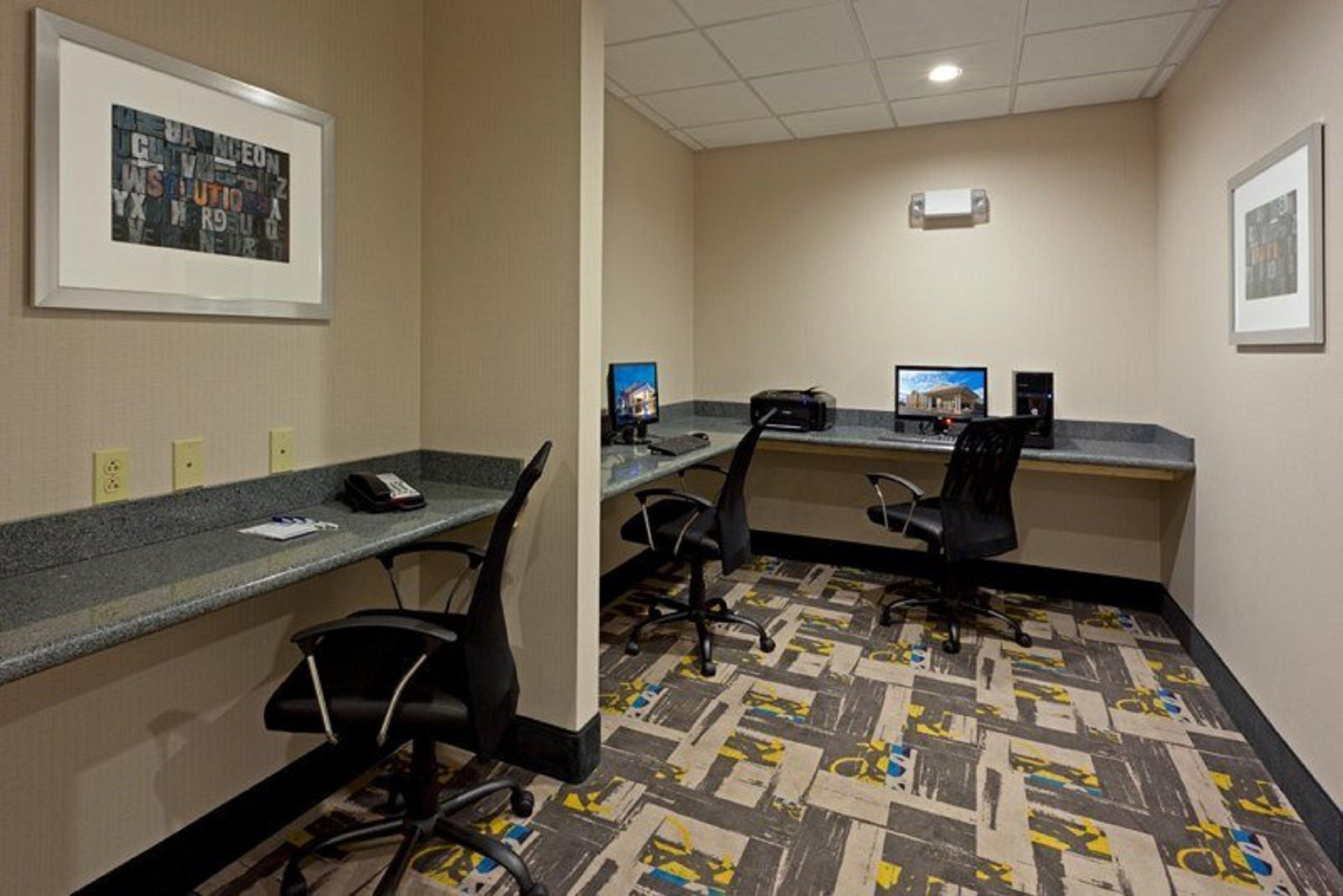 Holiday Inn Express And Suites Batavia By Ihg Ngoại thất bức ảnh