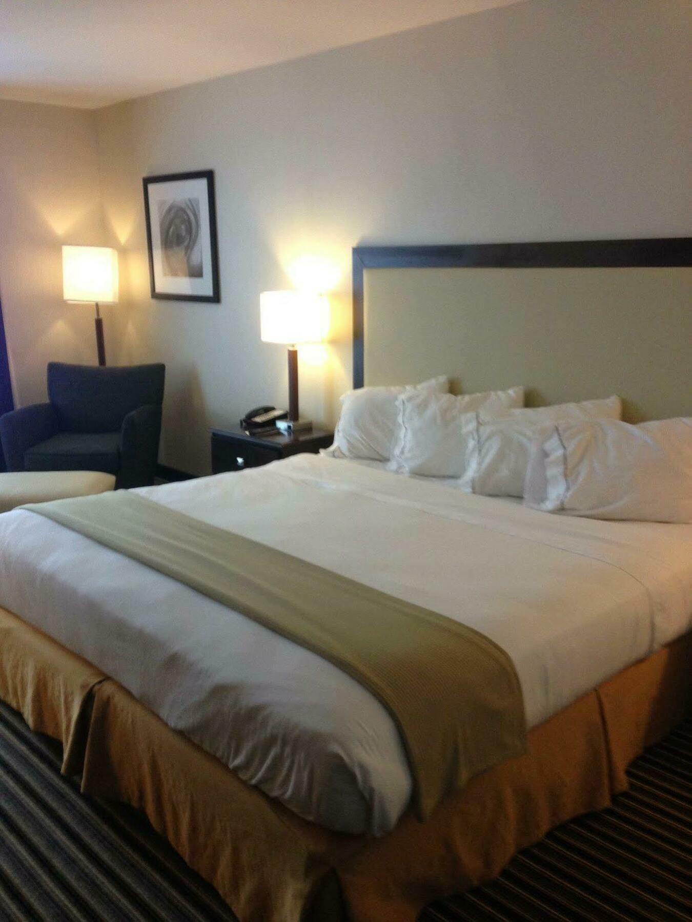 Holiday Inn Express And Suites Batavia By Ihg Ngoại thất bức ảnh